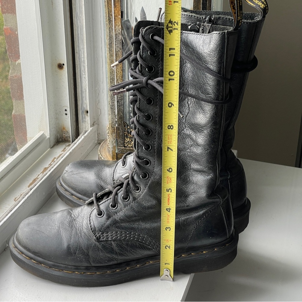 Vintage Dr. Martens Black Boots 1B99 VIRGINIA LEATHER MID CALF 14 hole - Picture 2 of 12